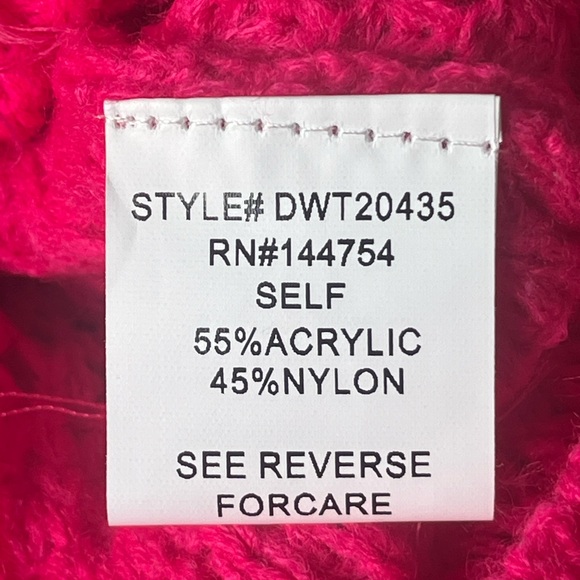 NWT Women’s Davi & Dani Vibrant Pink Eyelash Sweater in Size Large. - Picture 7 of 10
